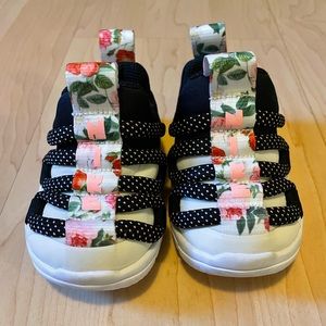 Infant Nike sneakers